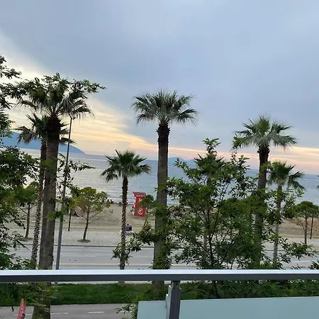 Pati's Lungomare Apartament Wlora